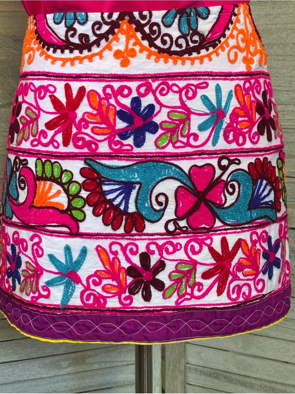 Jedzebel Boho Embroidered Hmong Tribal Pattern Vibrant Miniskirt Size Medium